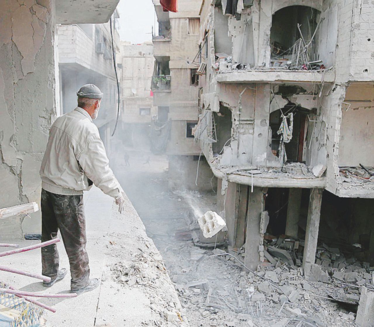 Copertina di All’inferno e ritorno Ghouta Est, l’ultimo fortino di Al Qaeda