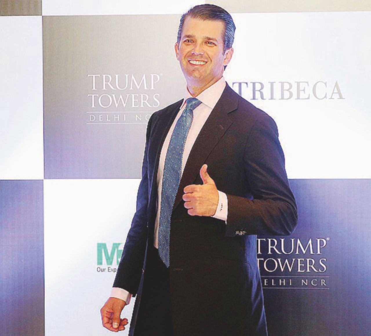 Mi manda papà: Junior in India fa il piazzista