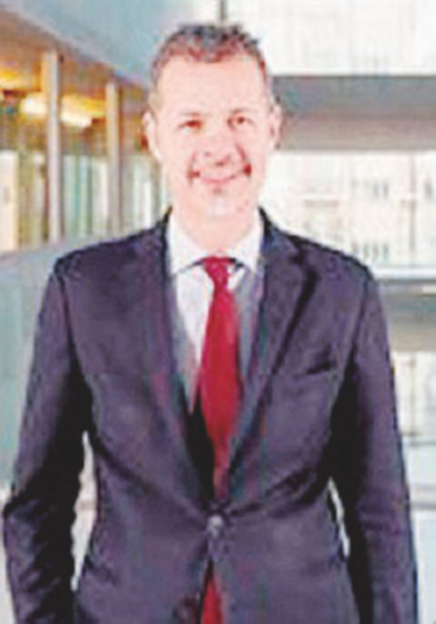 Mattarella nomina Viganò alla Consulta Corsa alla presidenza