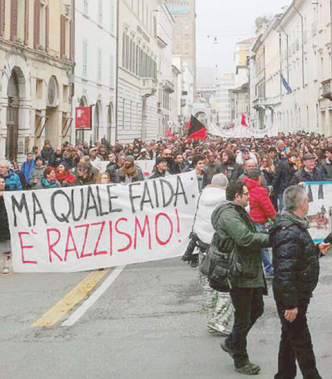 - La manifestazione a Brescia - Brescia, i sinti guidano la piazza antifascista