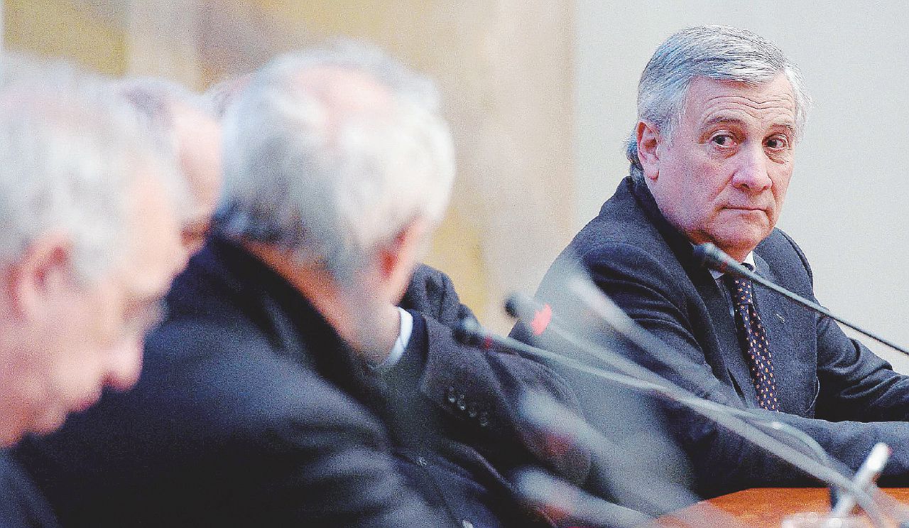 Tajani viene in tour a Roma, ma FI nei sondaggi è ferma