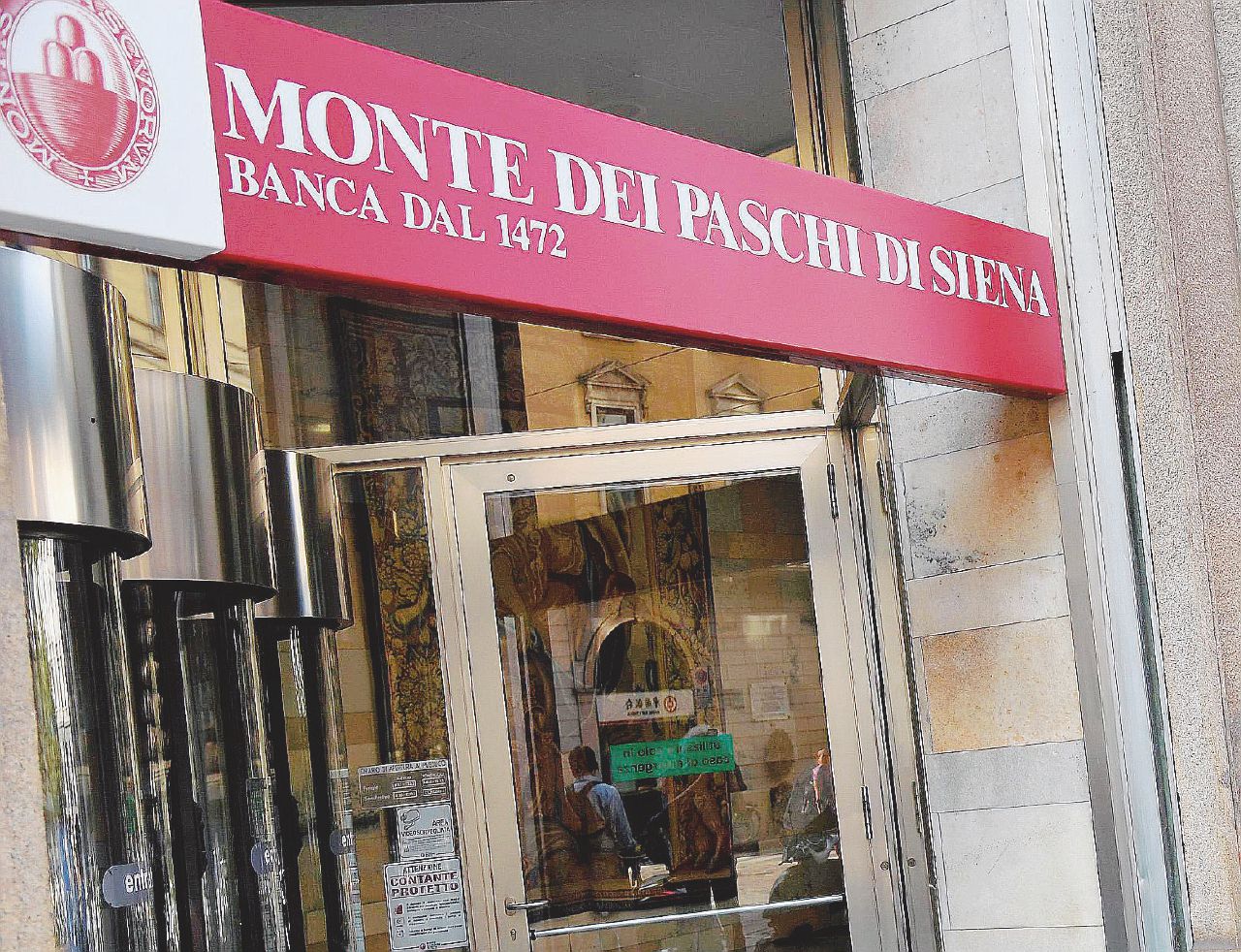 Copertina di Mps, una grana a Siena per Padoan: il regalo ad Atlante sui crediti