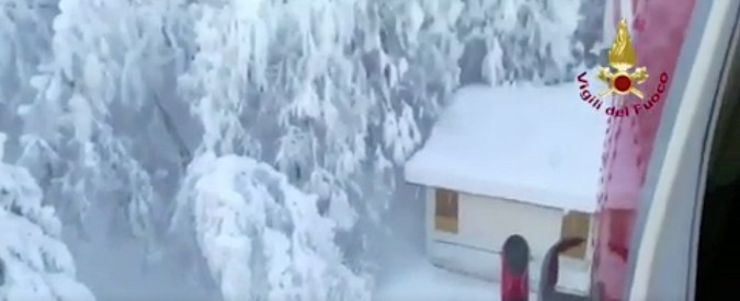 Copertina di Arezzo, neve e freddo bloccano un uomo al Passo dei Mandrioli. Il salvataggio in elicottero