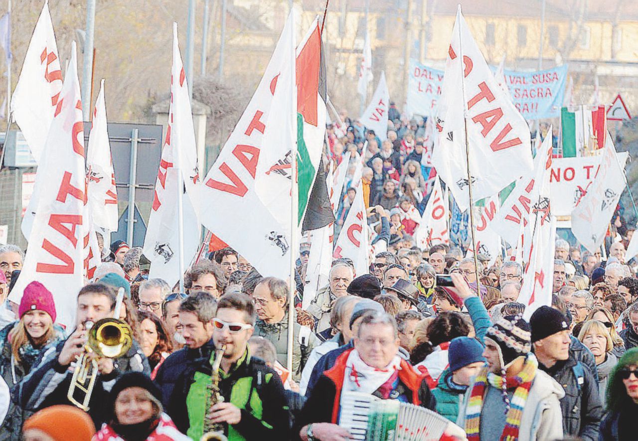 Copertina di Tav, pur di farlo il governo si arrampica sugli specchi