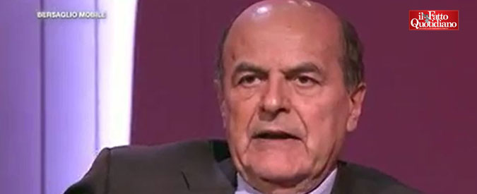 Copertina di Elezioni, Bersani: “Pd? Una bella faccia di bronzo. Il M5s va criticato per altro, non per Spelacchio che di notte era bellissimo”