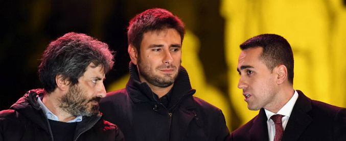Copertina di M5s chiude a Roma. Di Maio: “Noi a un passo dalla vittoria. Primo atto? Via vitalizi e taglio stipendi parlamentari”