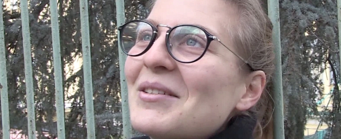 Copertina di Elezioni politiche 2018, elettori in coda ai seggi: “Colpa delle nuove procedure”. E c’è chi se ne va per tornare più tardi