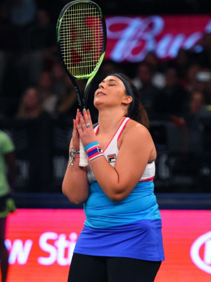Copertina di Marion Bartoli, in campo (con Serena Williams) dopo l’anoressia: “Adoro il tennis. Affronto le cose giorno per giorno”