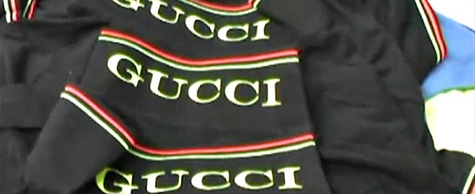 Copertina di Operazione Moda Gomorra, sequestrato mezzo milione di scarpe e vestiti contraffatti. Il blitz della Guardia di finanza