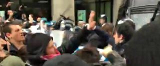 Copertina di Milano, studenti della Statale contro il trasferimento delle facoltà scientifiche: manifestazione e scontri con la polizia
