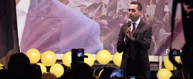 Copertina di Di Maio festeggia a Pomigliano d’Arco: “Proiettati verso il governo”. I suoi elettori: “Carisma, coerenza, onestà”