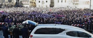 Copertina di Funerali Davide Astori, diecimila tifosi in piazza Santa Croce per l’addio al capitano della Fiorentina (FOTO)