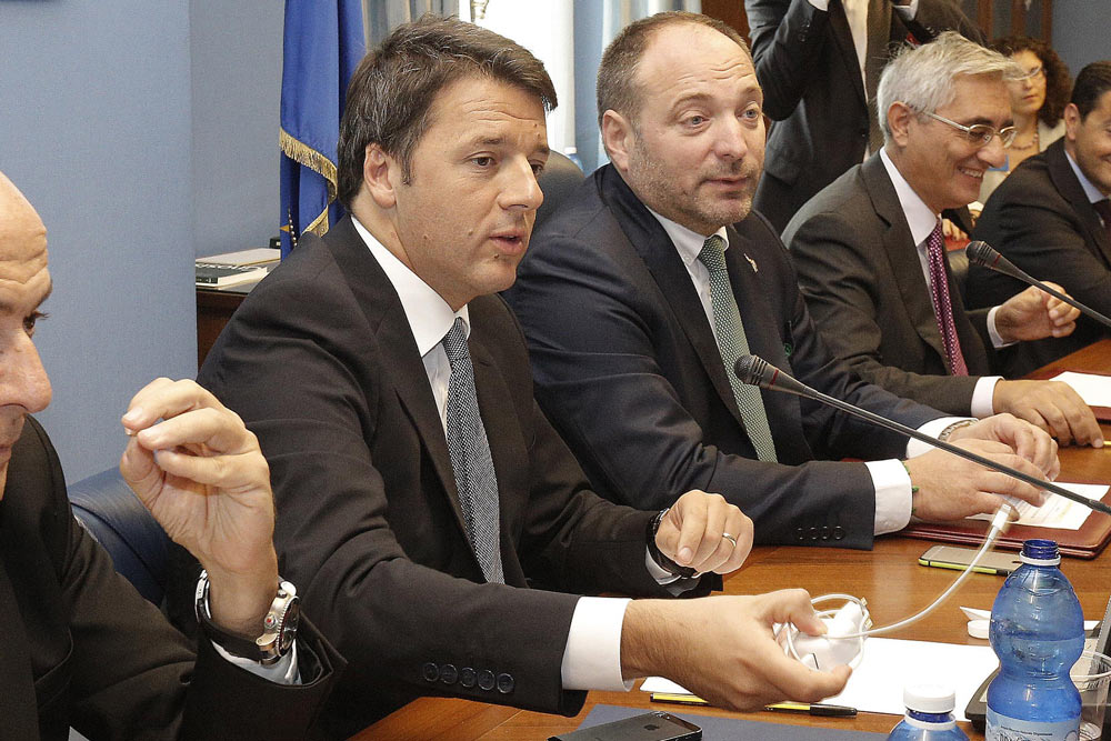 Copertina di L’ultima battaglia di Renzi: ora vuole la guida del Copasir