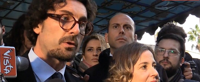 Copertina di M5s, Toninelli: “Primo atto politico sarà il Def, imporremo taglio tasse e misure contro la povertà”