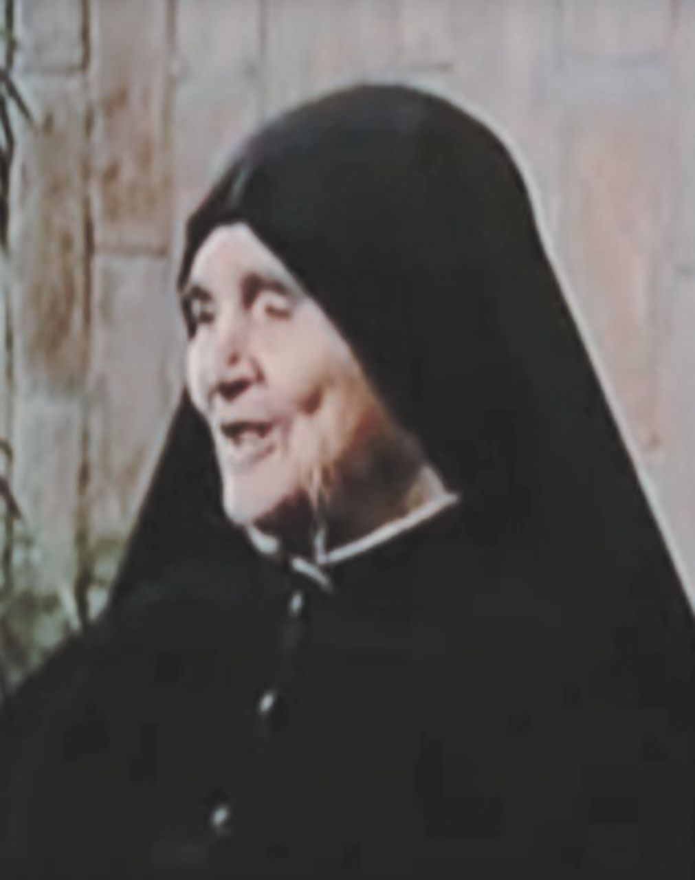 Copertina di La suora del Duce e la truffa dell’acqua santa