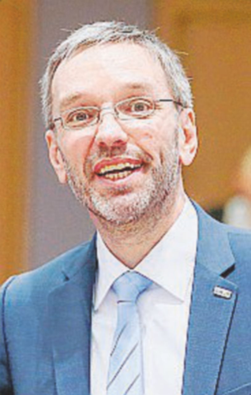 Copertina di Ministro dell’ultra-destra fa perquisire i servizi segreti che indagano sui neonazi