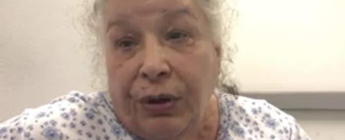 Copertina di Roma, anziana e diabetica sgomberata: “Una guerra tra poveri”. Il comune assicura: “Per lei pronta soluzione definitiva”