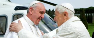 Copertina di Vaticano, Ratzinger difende Francesco: “Basta a stolto pregiudizio contro di lui”