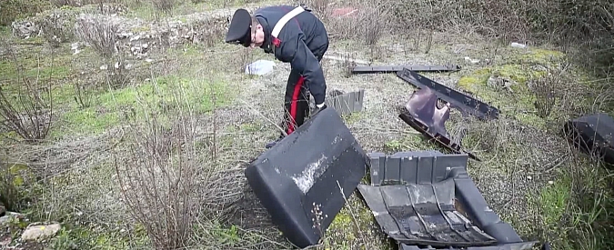 Copertina di Roma, l’area archeologica è una discarica abusiva con rifiuti speciali. Denunciato membro dei Casamonica