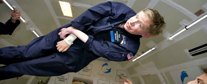 Copertina di Stephen Hawking, quando l’astrofisico sperimentò l’assenza di gravità: “Come Superman”. Il videotributo della Nasa