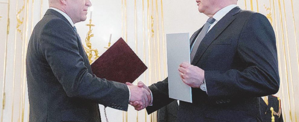 A furor di popolo - Robert Fico dimissionario col presidente Kiska Da Fico al più sexy del Paese: un premier per salvare la faccia