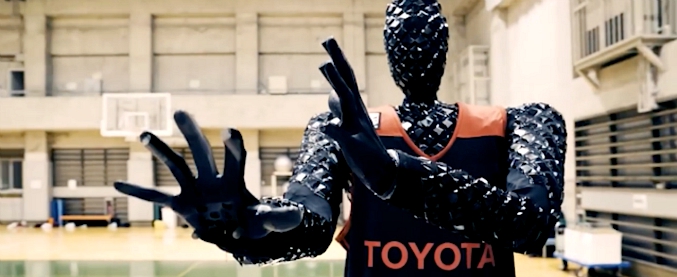 Copertina di Intelligenza artificiale, sfida tra due professionisti di basket e il robot creato dai ricercatori Toyota. Vinca il migliore?