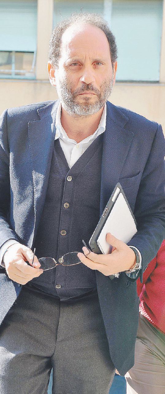 Copertina di “Il premio, i pranzi e gli hotel” Sequestro sui conti di Ingroia