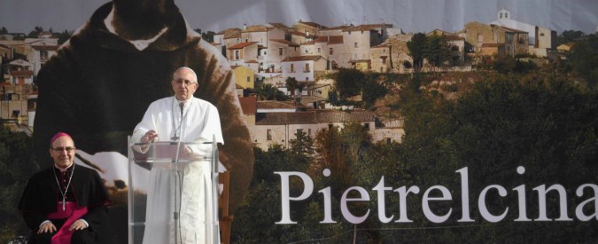 Bergoglio, pellegrinaggio a Pietrelcina a 50 anni dalla morte di Padre Pio: nessun Papa c’era mai stato