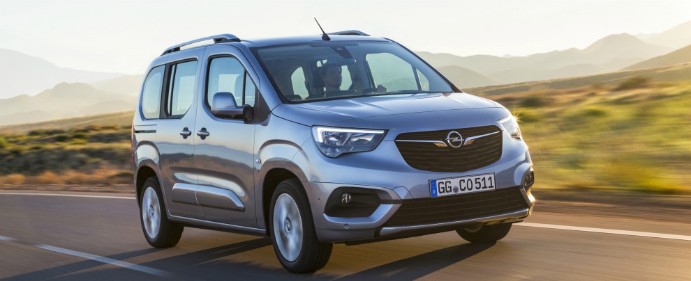 Copertina di Opel Combo Life, il multispazio che sembra una familiare – FOTO