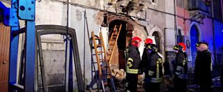 Copertina di Catania, esplosione per fuga di gas: una persona carbonizzata. Morti 2 pompieri