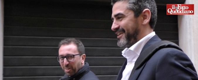 Copertina di M5s, Fraccaro: “Io presidente Camera? Non so nulla”. Toninelli: “Tutti i partiti si parlano, saprete i nomi per tempo”