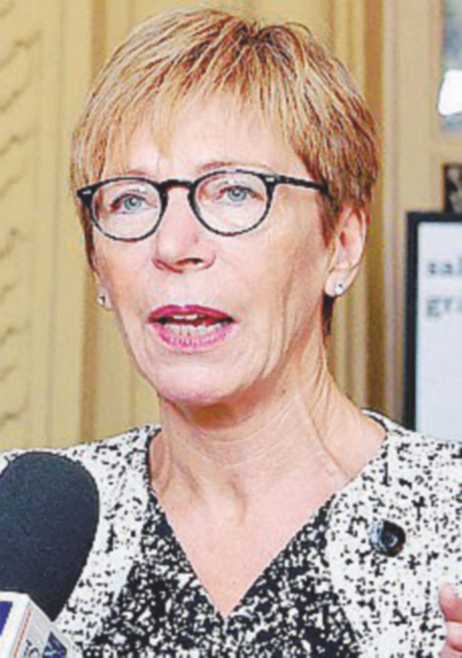 Gabanelli alla 5Stelle: “Tagli al mio video, così è  manipolazione”