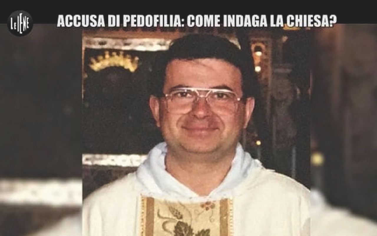 Copertina di Le mamme smascherano il prete accusato di abusi