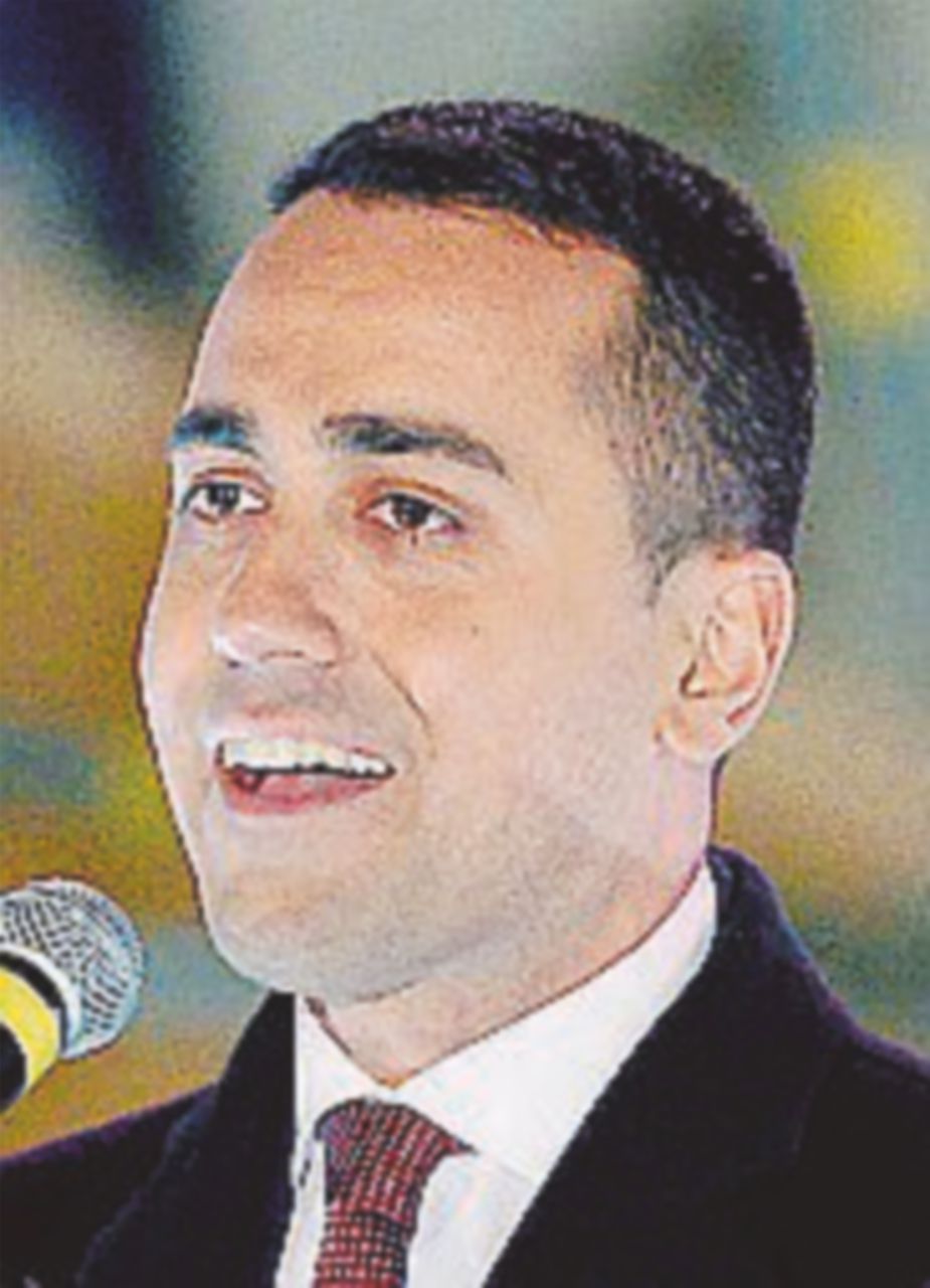 Copertina di Capricci, rincorse e paure M5S lancia l’amo ai dem