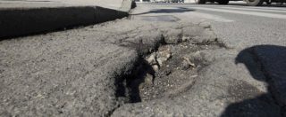 Copertina di Anziano muore cadendo dalla bici a causa di una buca: a processo per omicidio colposo l’ex sindaco e dirigente comunale