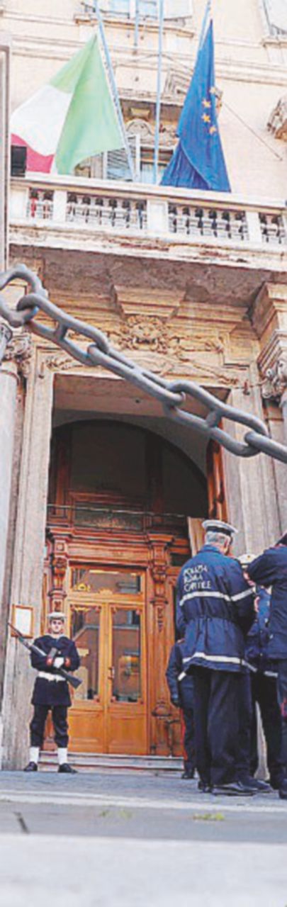 La guerra per gli uffici al Senato