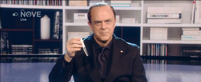 Copertina di Crozza-Berlusconi e le alleanze: “Adesso chiamo Salvini così facciamo la pace e gli dico di chiamare Di Maio”