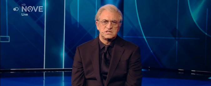 Copertina di Crozza-Veltroni analizza la disfatta del Pd: “Ho smesso di rispondere al popolo… se solo ritrovassi il numero”