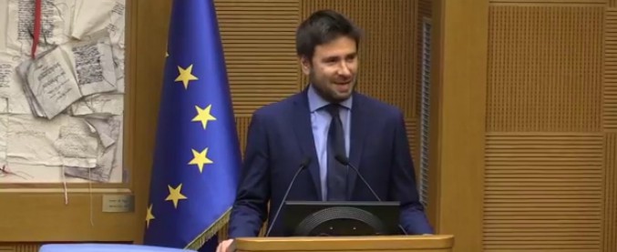 Copertina di Camere, il saluto di Alessandro Di Battista: “Oggi giornata storica. Strategia è stata ottima”