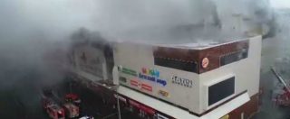 Copertina di Siberia, incendio in centro commerciale: oltre 60 morti, molti sono bambini