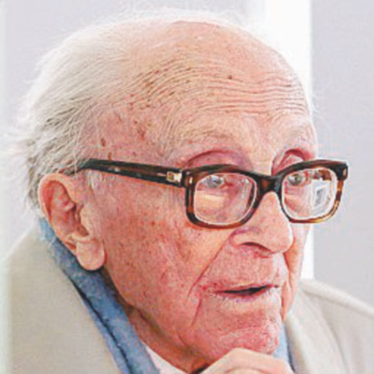 Friuli Venezia Giulia, lo scrittore antifascista Pahor a 104 anni si candida alle regionali Friuli Venezia Giulia, lo scrittore antifascista Pahor a 104 anni si candida alle regionali