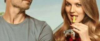 Copertina di Santa Clarita Diet, perché la serie Netflix con Drew Barrymore è un ottimo antistress