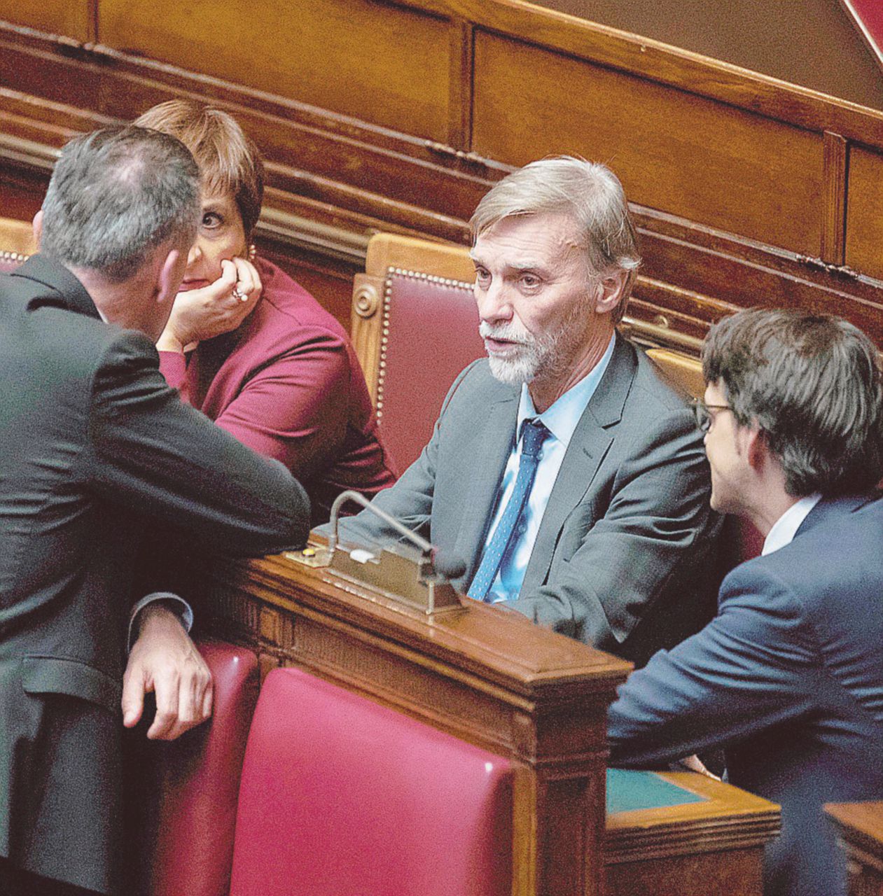 Delrio e Marcucci capigruppo: mezza sconfitta per Renzi