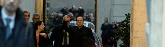 Telecom, corsa per mettere all’angolo “l’aggressore di Berlusconi”. Prima che nasca un governo sfavorevole a Pd e Fi
