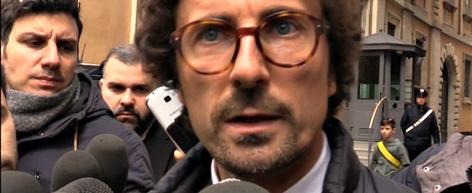 Copertina di Governo, Toninelli (M5s): “Incontrato Lega, FI e Leu, abbiamo parlato di temi. Flat tax? Possibile se include poveri”