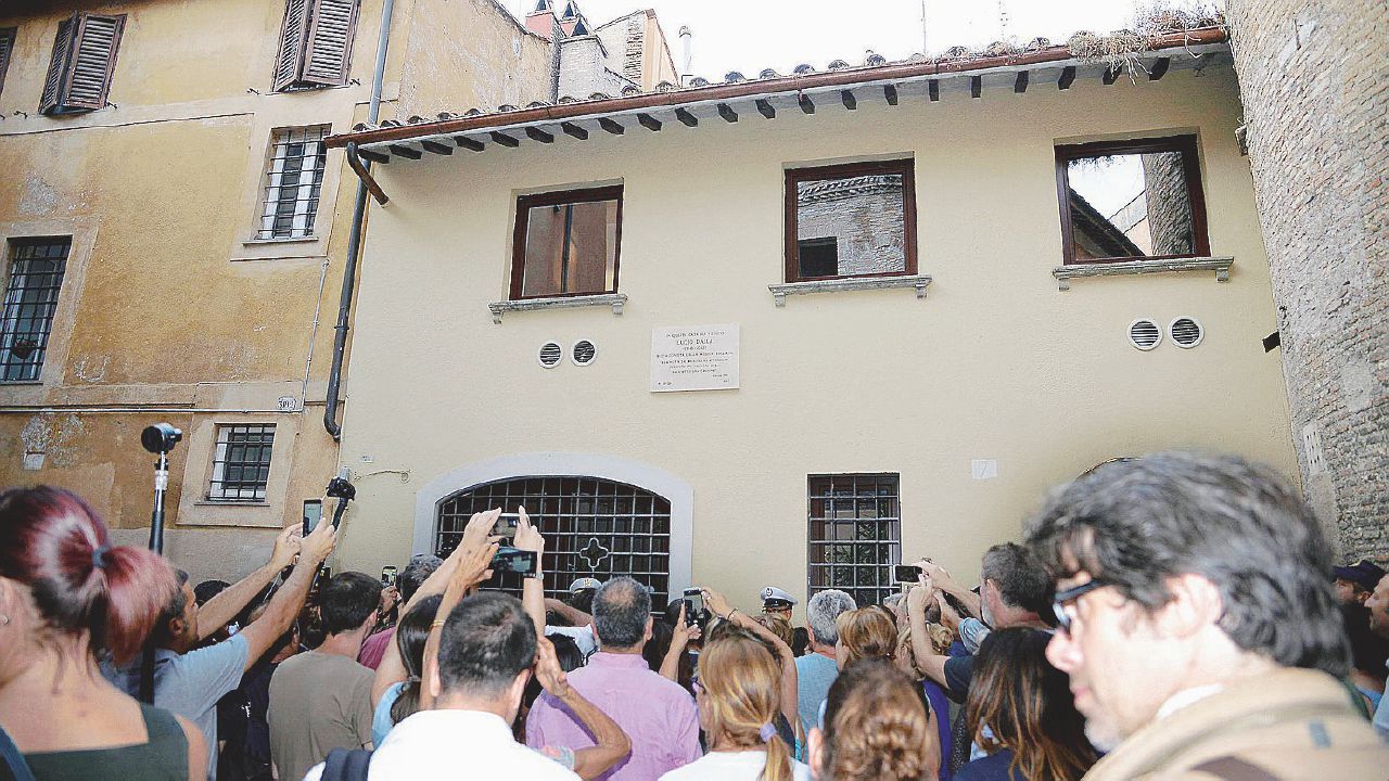 Copertina di È la casa dei miracoli di Lucio Dalla