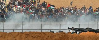 Copertina di Gaza, guerriglia al confine. L’esercito israeliano spara: morti 15 palestinesi, 1400 feriti. Abu Mazen: “Lutto per i martiri”