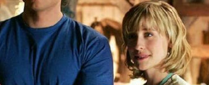 Smallville, “Donne trasformate in schiave sessuali per una setta”: sotto accusa l’attrice Allison Mack, alias Chloe Sullivan