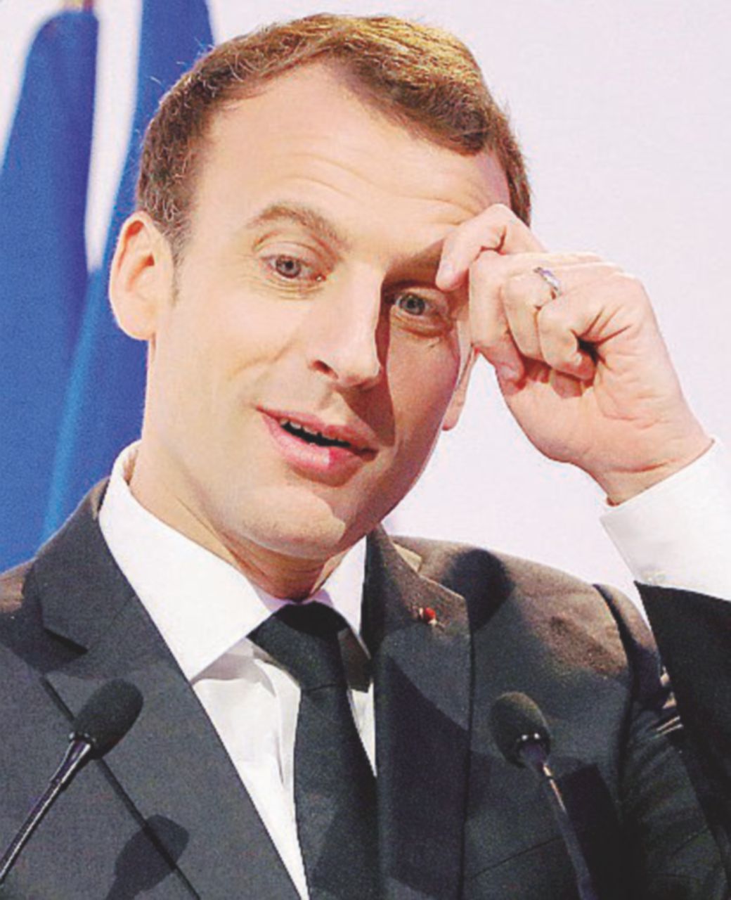 Copertina di “Train de vie”, il finale lo riscrive Macron