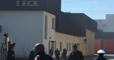 Copertina di Treviglio, due operai morti nell’esplosione di un serbatoio in un’azienda di mangimi. Erano intervenuti per un allarme